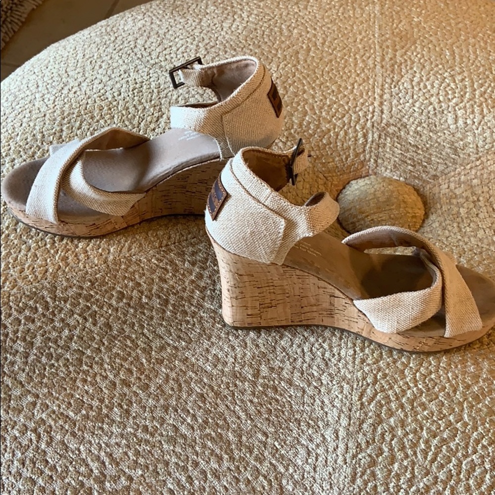 Toms wedge sandals